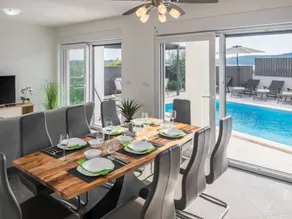 Fully equipped beautiful holiday home with private pool, terrace & barbecue | Sea view | Pets are welcome - Image 5