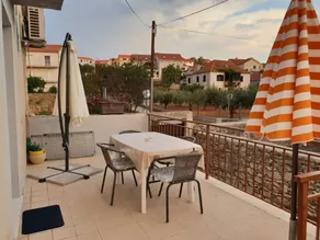Apartment with barbeque & terrace - Image 2