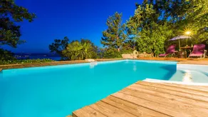 Nice flat with terrace, garden & pool - Image 3