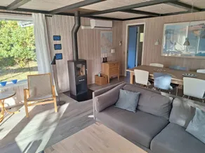 Holiday home with barbeque, terrace & garden - Image 4