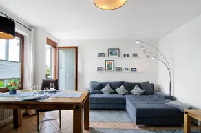 Apartment with terrace - Image 4