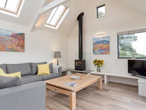 Child-friendly lovely cottage with garden, BBQ & terrace | River view - Image 3