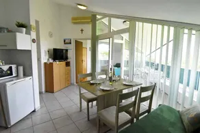 Holiday apartment with garden - Image 3