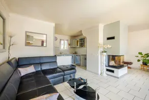 Villa adatta alle famiglie con griglia, piscina e giardino | Vista sulla montagna | Perfetta per il lavoro da remoto - Image 4