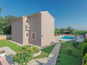 Casa vacacional con barbacoa y terraza | Vistas a la naturaleza - Image 2