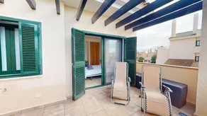 Flat with pool, terrace & garden - Image 4