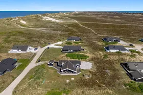 Fully equipped house with sauna, hot tub & terrace | Beach nearby - Image 2