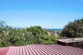 Sea View Accommodation With Garden - Image 2