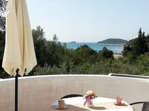 Flat with garden | Water view - Image 2