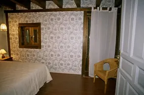 Holiday home with BBQ & garden - Image 3