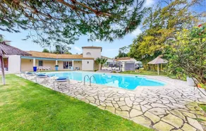 Charmante villa entièrement équipée avec piscine, terrasse et barbecue | Vue piscine | Plage à proximité - Image 2