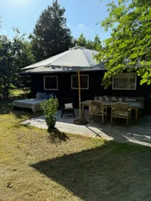 Holiday home with garden, barbeque & terrace - Image 4