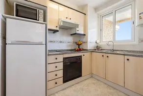 Lovely holiday apartment with terrace & garden | Beach view | Close to the beach - Image 5
