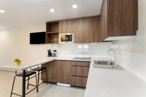 Apartment with terrace - Image 3