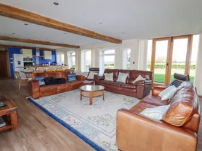 Cottage with garden - Image 4