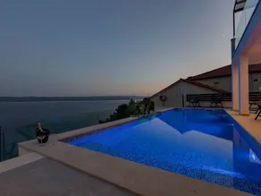 House with private pool, terrace & garden - Image 5
