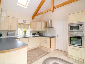Child-friendly cottage | Beach view - Image 5