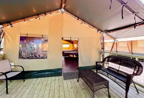 Riverside Safari Tent Getaways in Texas, Ideal for Nature Lovers - Image 2