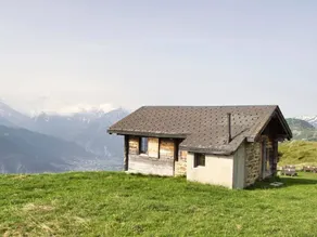 Holiday home with barbeque | Mountain view - Image 5