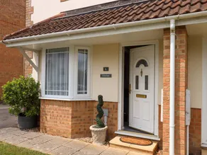 Cottage with garden - Image 2