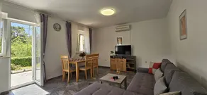 Apartment with BBQ | Garden view - Image 5