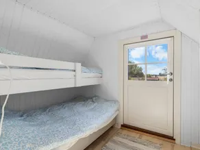Flat with barbeque & garden - Image 3