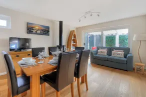 Children-friendly beautiful cottage with garden | Beach view - Image 3