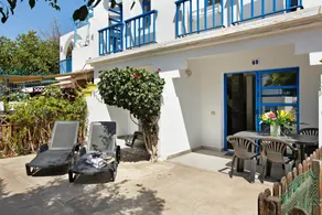 Bungalow avec piscine, terrasse et internet haut débit | Vue jardin - Image 3
