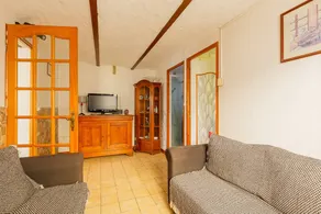 Cottage with garden, terrace & BBQ - Image 2