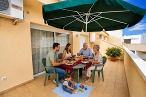 Voll ausgestattetes Apartment mit Terrasse | Neben dem Strand - Image 2