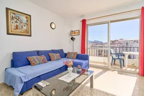 Wonderful holiday apartment with garden | Beach view | Next to the beach | Pets allowed - Image 2
