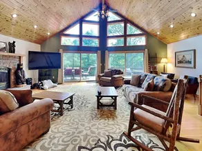 Black Pines Lodge - Image 5