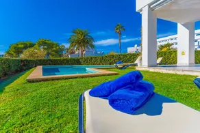 Villa with barbecue, garden & private pool - Image 2