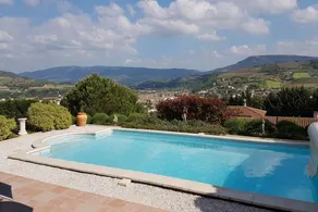 Fully equipped villa with garden, BBQ & private pool - Image 2