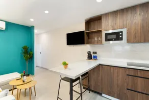 Apartment with terrace - Image 4