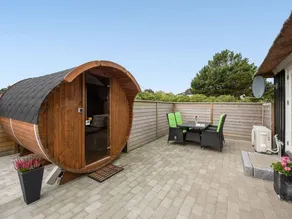 Family-friendly holiday home with terrace, hot tub & sauna | Dogs allowed - Image 5