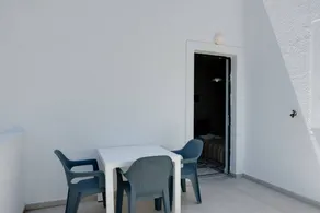Bed and Breakfast 'Ilios and Irene 4' with Shared Terrace, Wi-Fi and Air Conditioning - Image 4