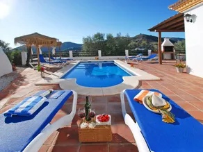 Holiday home with BBQ, garden & terrace | Mountain view | Pets allowed - Image 2