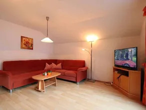 Apartment 'Ferienwohnung Blütenzauber' with Private Terrace, Shared Garden and Wi-Fi - Image 2