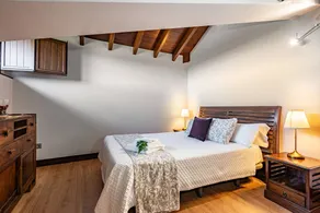 Chambre privée avec terrasse, jardin et jacuzzi | Vue montagne - Image 5