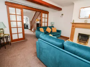 Family-friendly charming cottage with terrace & garden | Pet-friendly - Image 5