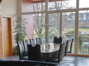 Appartement entièrement équipé avec jardin, piscine et barbecue | Vue montagne - Image 3