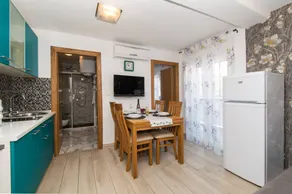 Pleasant holiday apartment with garden & BBQ | Sea view | Beach nearby - Image 3