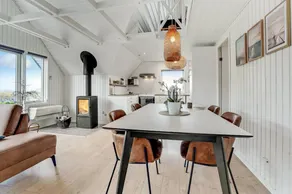 Fully equipped lovely holiday home with hot tub & terrace | Pets allowed - Image 5