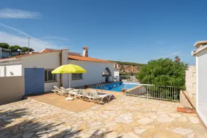 Villa with private pool, BBQ & terrace - Image 2