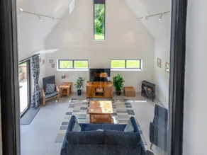 Cottage with garden - Image 4