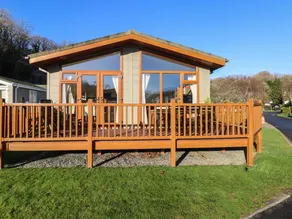 Cottage with garden - Image 2