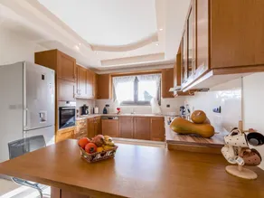 Holiday home with terrace & barbeque - Image 5