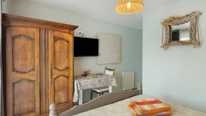 Cottage with barbecue, garden & terrace - Image 5