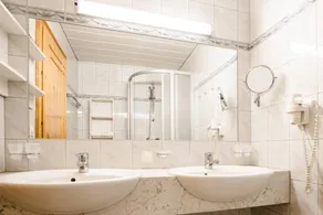 Apartment with sauna - Image 5